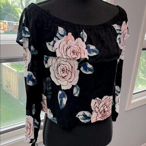 Kendall & Kylie Black Floral Off-Shoulder Blouse M